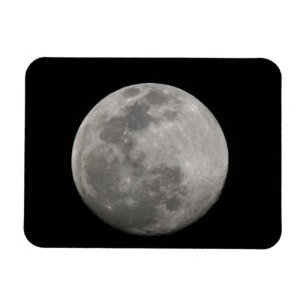 Íman Lua cheia em preto e branco. Crédito: Arthur