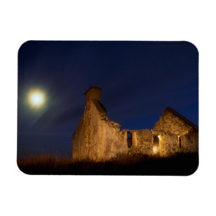 Íman Lua Sobre Ruínas De Algodão County Galway, Irlan