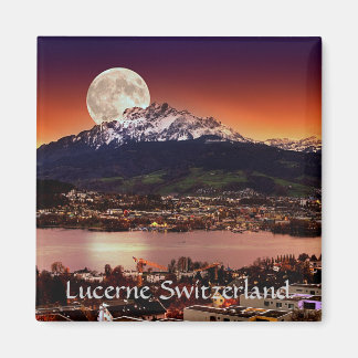 Íman Lua Sobre Suiça De Luzerna E Monta Pilatus