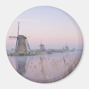 Íman Luz macia do nascer do sol no inverno sobre