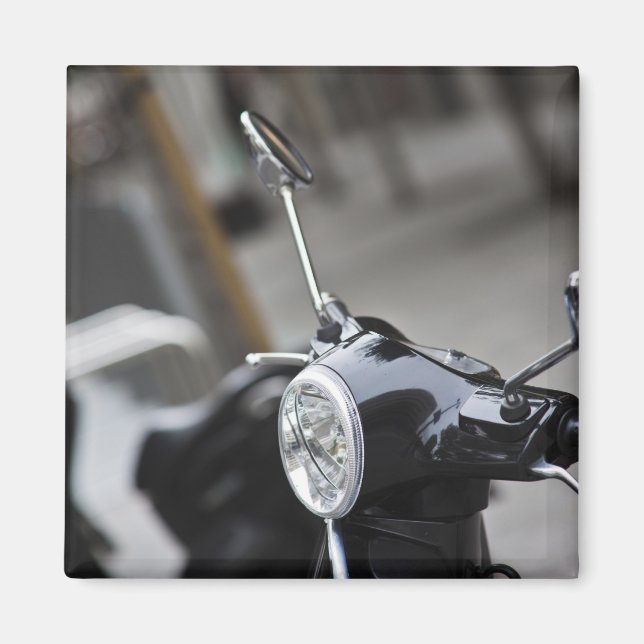 Íman Madrid, Vespa preta (Frente)