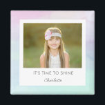 Íman Magnet bonito do Localizador de Legenda Personaliz<br><div class="desc">Os presentes fotográficos são os melhores presentes! Facilmente personalizado com seu texto e/ou fotos para uma aparência personalizada. Concebido por Berry Berry Sweet,  moderno Stationery e presentes personalizados. Visite nosso site em www.berryberrysweet.com para ver nossas linhas de produtos de cheio.</div>