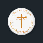 Íman Magnet de Favor do Casamento Católico<br><div class="desc">O design do Magnet de Favor do Casamento Católico apresenta o símbolo do IHS católico exibido sobre uma cruz como design central. (IHS é o símbolo do Cristo na Igreja Católica) Seu texto aparece de forma circular como fronteira. Design é muito agradável aos olhos, e faz um favor de casamento...</div>