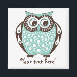 Íman Magnet Personalizável de Coruja Tawny Azul<br><div class="desc">Blue Quirky Tawny Owl Customizable Magnet Uma ilustração fofa e peculiar de uma coruja azul ornamentado com corpo de padrão escallop-edge. O texto deste item pode ser personalizado.</div>