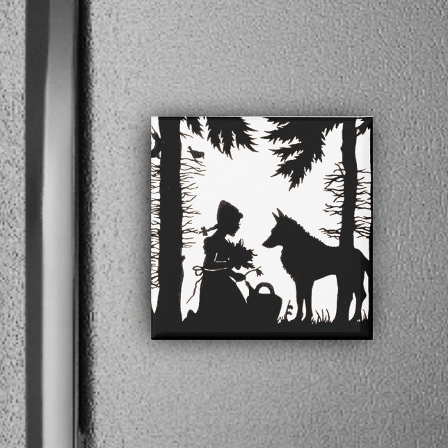 Íman Magneta de madeira vermelha (Black and white image Red Riding Hood in woods under trees with Wolf on magnet.)