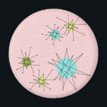 Íman Magneta Icônica de Impulsos Atômicos Rosa<br><div class="desc">Este padrão de ímãs atômicas cor-de-rosa apresenta rajadas atômicas icônicas. Isso mesmo! A antiga escola, o fundo colorido de primeira-dama cor-de-rosa com manchas de ouro é o pano de fundo perfeito para a vibrante turquesa, o aipo de salga e os círculos verdes cor de pera da cozinha. As manchas de...</div>