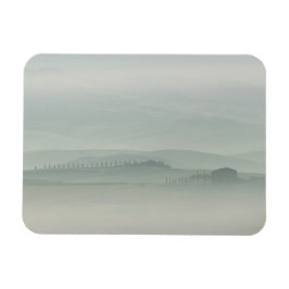 Íman Manhã de pastel na Toscana nebulosa