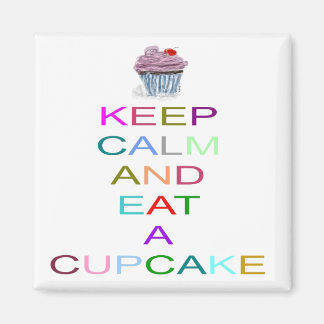 Íman mantenha o cupcake calmo com cereja