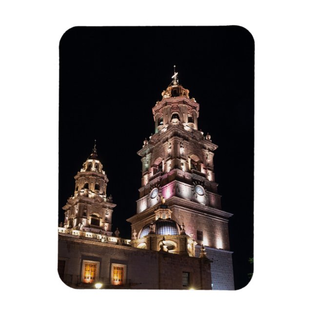 Íman marco morelia catedral torres à noite (Vertical)