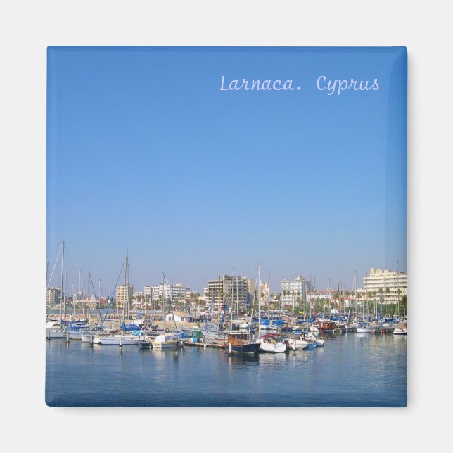 Íman Marina em Larnaca, Chipre (Frente)