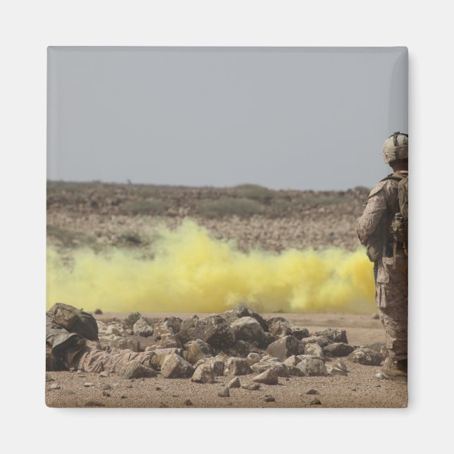 Íman Marines dão segurança (Frente)