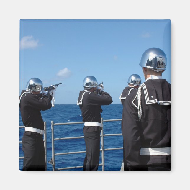 Íman Marinheiros disparam uma saudação de arma durante  (Frente)