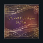 Íman Maroon Design com Sabpy Dourado Acentos Casamento<br><div class="desc">Um fundo bonito de marrom colorido,  com um contorno saboroso de linhas curvas e flores delicadas cercadas por estrelas cintilantes. Um design bonito e elegante. Personalize com o nome da noiva e do noivo e a data do casamento.</div>