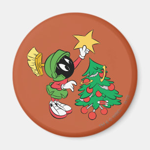 Íman MARVIN THE MARTIAN™ colocando estrela na árvore