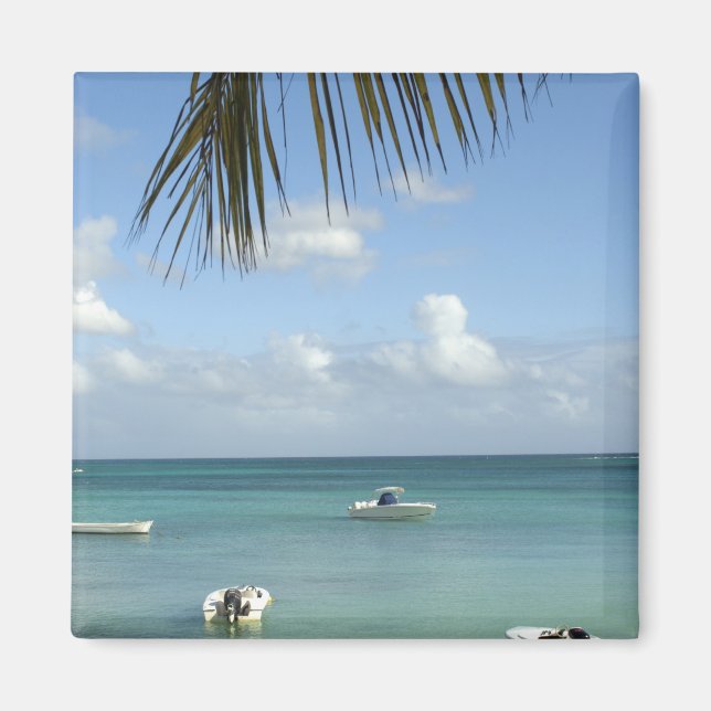 Íman Mauritius, Grand Baie. Barcos ancorados na (Frente)