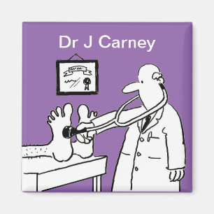 Íman Médico com Stetoscope Verificando Pés