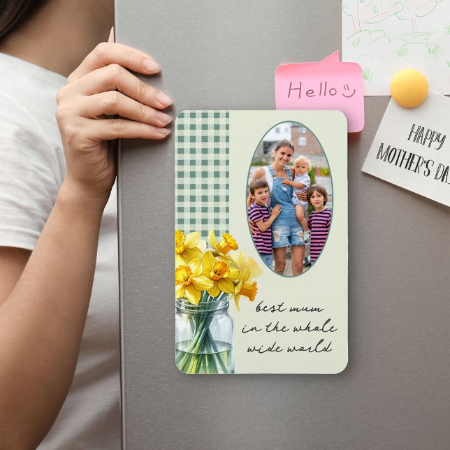 Íman Melhor Foto de Mãe com Ginga Verde e Narcisos em J (Fridge Magnet for the best Mum with photo, daffodils and editable wording - perfect for Mother's Day)