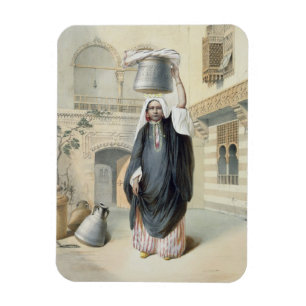 Íman Menina árabe nova que retorna do Hammam no Cairo