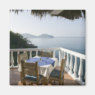 Íman México, Guerrero, Zihuatanejo. Mesa de café sobre