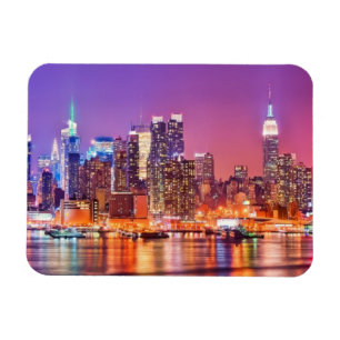 Íman Midtown Manhattan na noite com império Stae