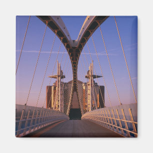 Íman Millennium Bridge, Lowry Center, Salford