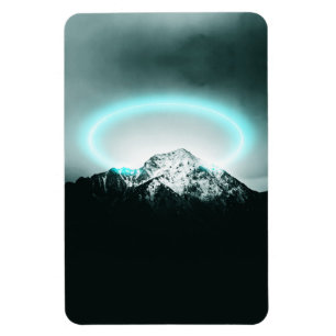 Íman Misteriosa luz azul-neon da montanha nevada