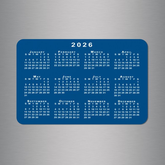 Íman Modelo de fundo azul de calendário branco 2026 (White 2026 Calendar Blue Background Template Magnet in situ)