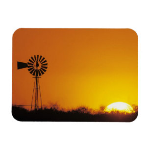 Íman Moinho de vento ao pôr do sol, Sinton, Texas, EUA