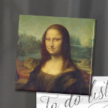 Íman Mona Lisa | Magnet Leonardo da Vinci<br><div class="desc">Mona Lisa (1503-1506) apresentada pelo artista Renascentista italiano Leonardo da Vinci. O trabalho original é óleo no painel de madeira poplar. Pensa-se que esta famosa pintura seja um retrato de Lisa Gherardini, e foi aclamada como "a mais conhecida, a mais visitada, a mais escrita, a mais cantada, a mais parodiada...</div>