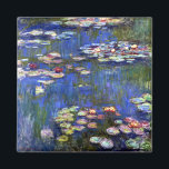 Íman Monet Water Lily<br><div class="desc">"Lírios d'água" é uma pintura a óleo criada pelo artista francês do Impressionismo,  Claude Monet,  em 1916,  mostrando uma das centenas de suas pinturas de lago d'água de sua casa em Giverny,  França.</div>