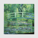 Íman Monet Water Lily e Ponte Japonesa<br><div class="desc">Water Lily e Ponte Japonesa pelo pintor francês Impressionismo,  Claude Monet. Esta ponte japonesa foi construída sobre seu lago de lírio em 1895. Em 1899 ele havia feito a primeira série de pinturas que focavam a ponte japonesa.</div>