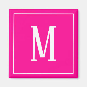 Íman Monograma branco sobre ímã quadrado rosa quente