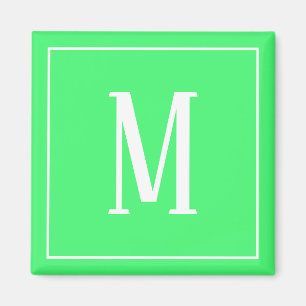 Íman Monograma branco sobre ímã verde claro quadrado