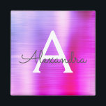 Íman Monograma de Nome em Metal Escovado Roxo<br><div class="desc">Ímã de Monograma e Inicial em Metal Escovado com Lamina de Faux Roxa para Festa. Isso torna o presente perfeito para aniversário de 16 anos,  casamento,  chá de noiva,  aniversário de casamento,  chá de bebê ou despedida de solteira para alguém que ama luxo e estilos glamorosos.</div>