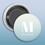 Íman Monograma Moderno Nome Inicial Gradiente Aqua Teal<br><div class="desc">Design de nome inicial minimalista da tipografia moderna que pode ser mudado para personalizar. Branco sobre um chalé para aqua fundo de gradiente de oceano azul.</div>