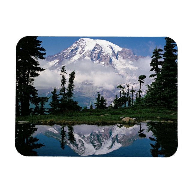 Íman Monte Rainier refletido em um lago de montanha (Horizontal)