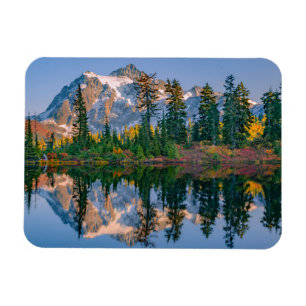 Íman Monte Shuksan refletido no Lago Reflection
