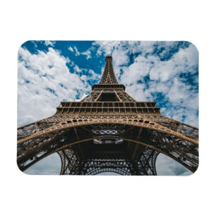 Íman Monumentos   Olhando para a Torre Eiffel