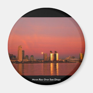 Íman Moon Rise Sobre San Diego