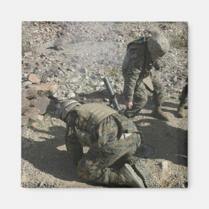 Íman Mortarmen cobrir as orelhas e evita os olhos