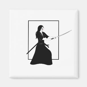 Íman Mulher Samurai Warrior com Espada