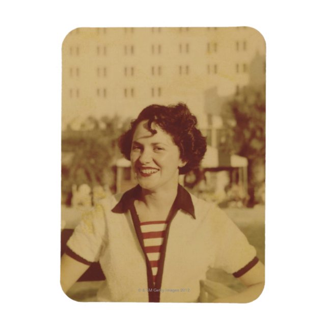 Íman Mulher Sentada Lá Fora (Vertical)