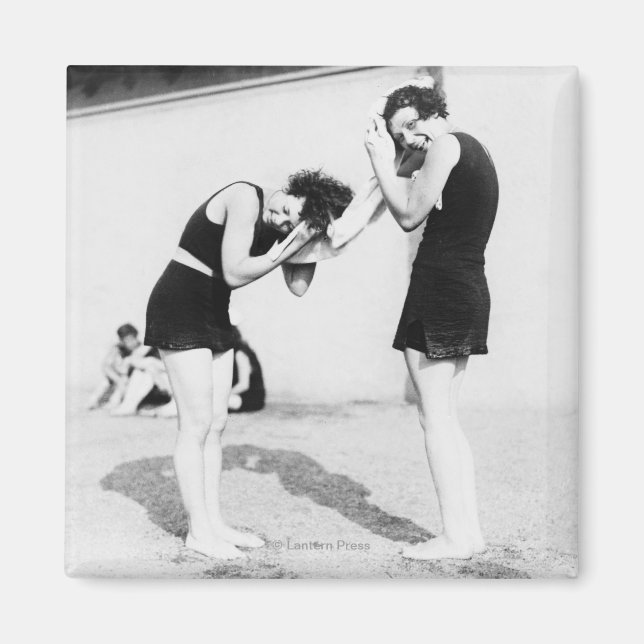 Íman Mulheres secando o cabelo na praia (Frente)