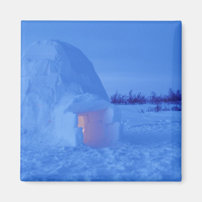 Íman NA, Canadá, Manitoba, Churchill. Igloo ártico (Frente)