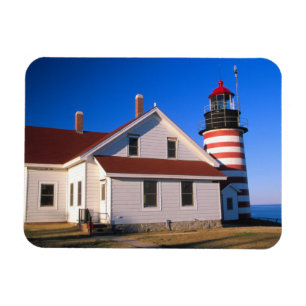 Íman NA, EUA, Maine. Farol de West Quoddy perto