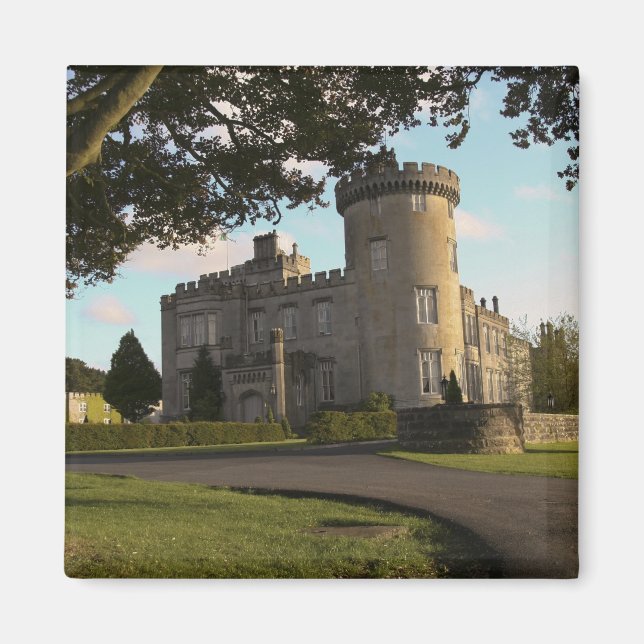 Íman Na Irlanda, a entrada lateral do Castelo Dromoland (Frente)