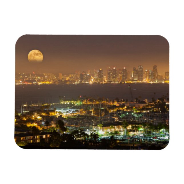 Íman Nascer da lua sobre a silhueta de San Diego (Horizontal)