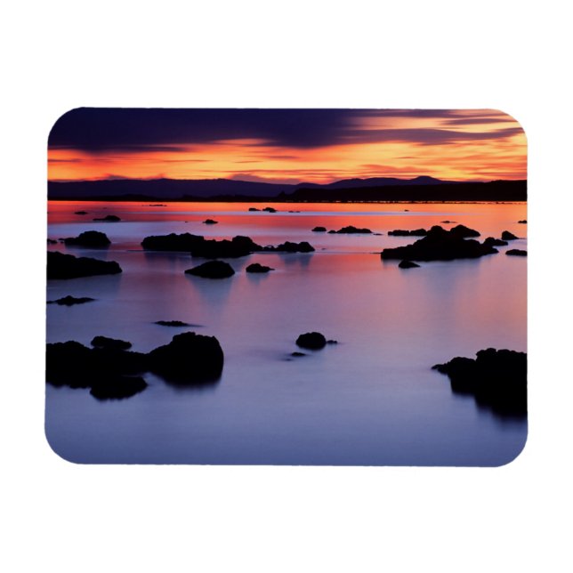 Íman Nascer do sol no Black Point do Mono Lake (Horizontal)