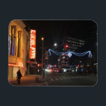 Íman Natal em Fotografia do Brooklyn NYC no Centro<br><div class="desc">Apresenta uma fotografia a cores original de luzes de férias na Fulton Street,  no centro Brooklyn,  NYC. Muitas outras fotografias e ilustrações de Nova Iorque também estão disponíveis neste compro. Não vê exatamente o que está procurando? Entre em contato com Rebecca para ter um produto personalizado só para você!</div>