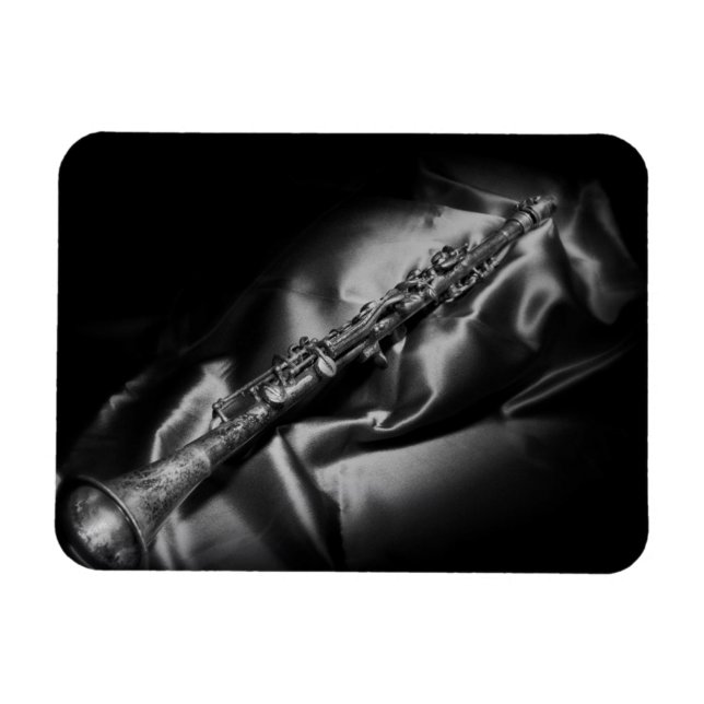 Íman Natureza-morta de clarinete antigo, P&B (Horizontal)